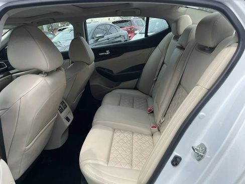 Used 2018 Nissan Maxima Platinum w/ Interior Lighting Package image 14