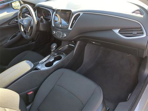 Used 2024 Chevrolet Malibu LT image 14