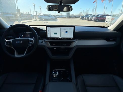 New 2025 Ford Explorer Active w/ Active Comfort Package image 12