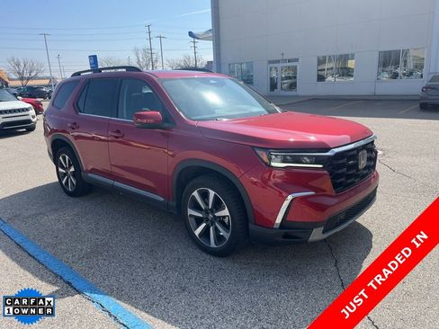 Used 2023 Honda Pilot Touring image 7