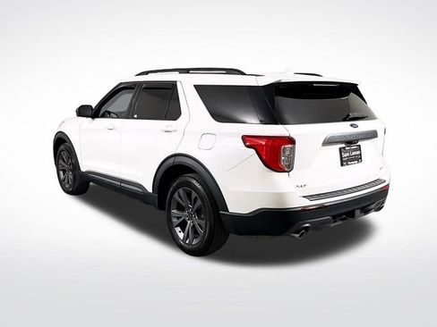 Used 2023 Ford Explorer XLT w/ Equipment Group 202A image 5