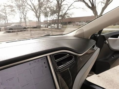 Used 2015 Tesla Model S 60 image 40