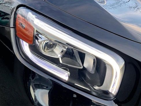 Used 2020 Mercedes-Benz GLB 250 4MATIC image 24