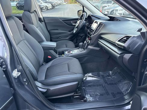 Used 2023 Subaru Forester Premium image 18