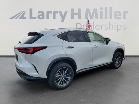 Used 2023 Lexus NX 250 AWD image 5