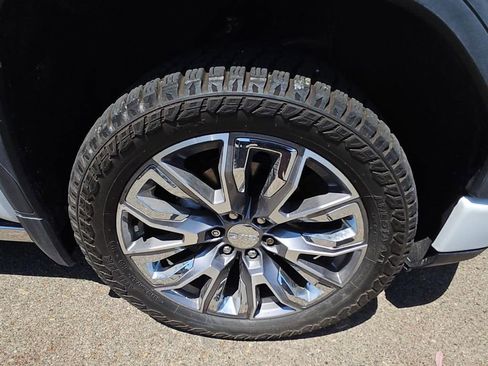 Used 2023 GMC Sierra 1500 Denali w/ Denali Reserve Package AWD/4WD image 2