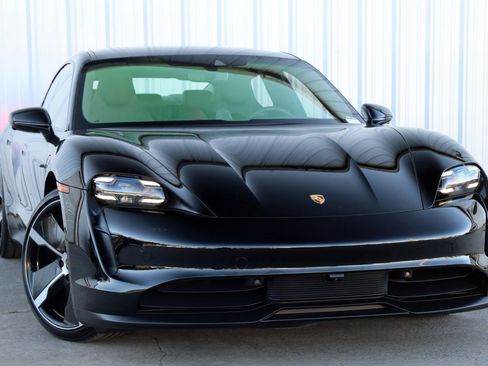 Used 2020 Porsche Taycan 4S image 4