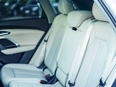 New 2025 Audi Q5 Prestige image 18