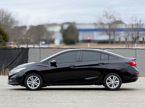 Used 2018 Chevrolet Cruze LS image 8