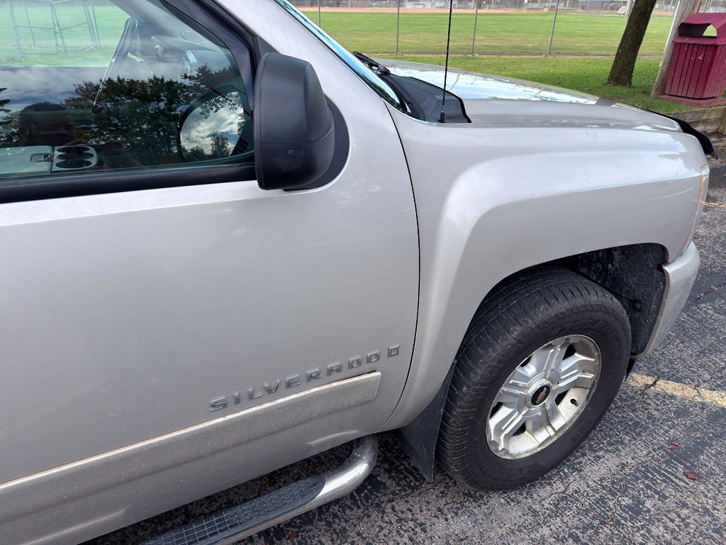 Used 2008 Chevrolet Silverado 1500 LT w/ Power Pack Plus AWD/4WD image 3