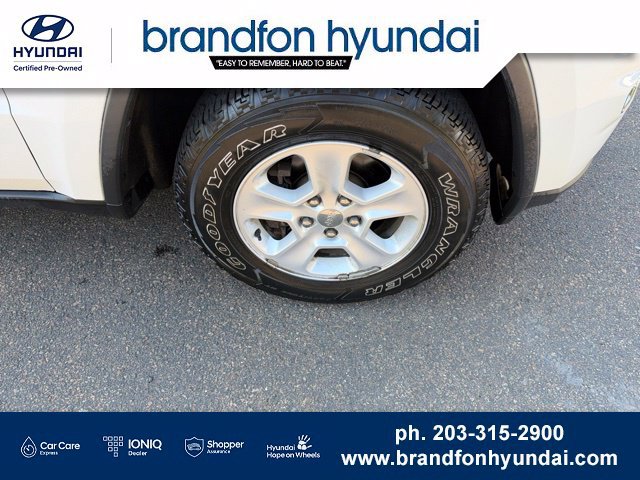 Used 2017 Jeep Grand Cherokee Laredo w/ Quick Order Package 23E AWD/4WD image 33