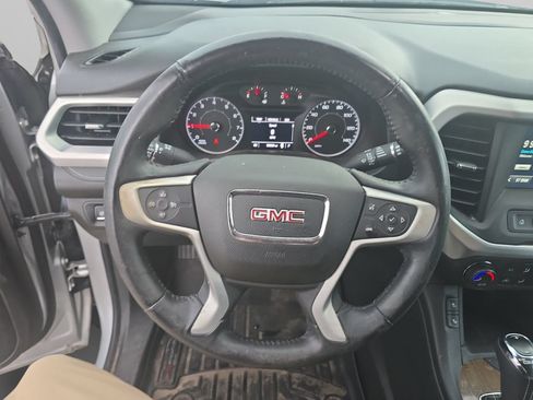 Used 2018 GMC Acadia SLE w/ Driver Alert Package I AWD/4WD image 4