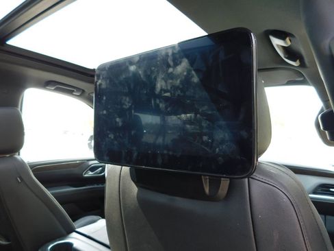 Used 2023 Chevrolet Suburban Premier w/ Advanced Technology Package image 7