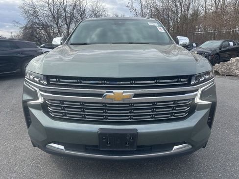 Used 2023 Chevrolet Suburban Premier image 2