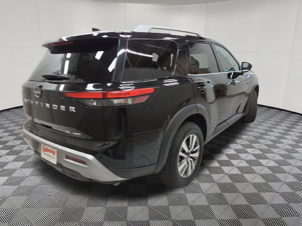 Used 2025 Nissan Pathfinder SL AWD/4WD image 4