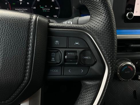 Used 2025 Toyota Tacoma TRD Off-Road image 34