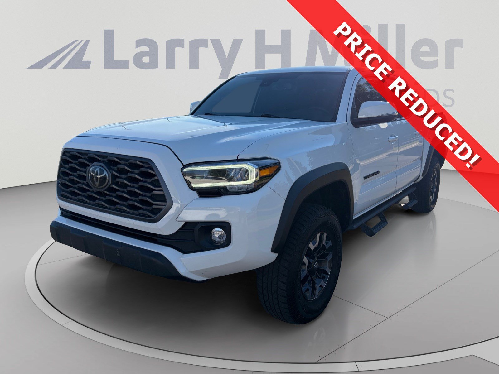 Certified 2023 Toyota Tacoma TRD Off-Road AWD/4WD image 1