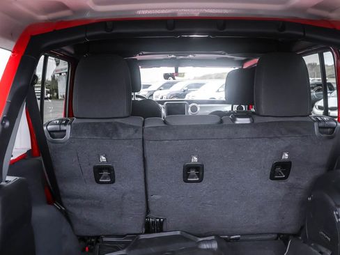 Used 2020 Jeep Wrangler Unlimited Sahara w/ Uconnect 4C Nav & Sound Group image 29