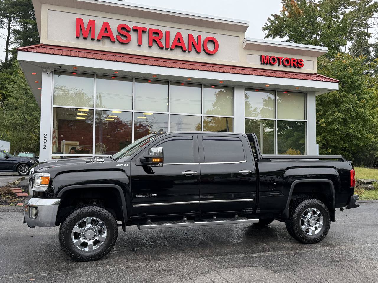 Used 2019 GMC Sierra 2500 SLT w/ Duramax Plus Package AWD/4WD image 10