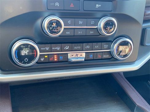 Certified 2024 Ford Expedition Limited image 27