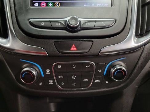 Used 2020 Chevrolet Equinox LT FWD image 18