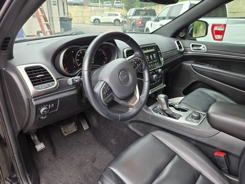 Used 2022 Jeep Grand Cherokee Limited AWD/4WD image 9