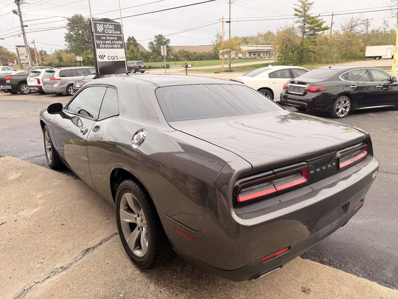 Used 2016 Dodge Challenger SXT RWD image 5