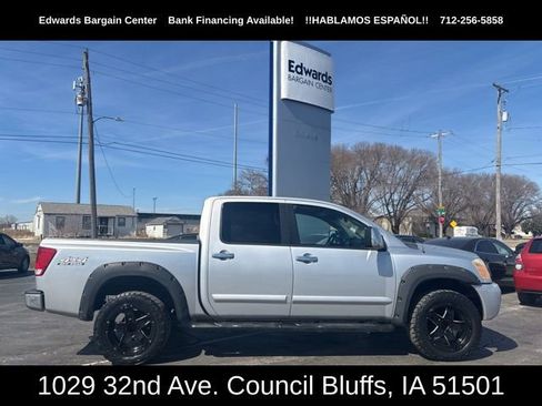 Used 2004 Nissan Titan SE image 1
