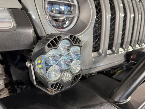 Used 2021 Jeep Gladiator Rubicon AWD/4WD image 36