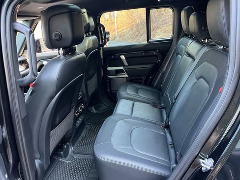 Used 2024 Land Rover Defender 110 X-Dynamic SE AWD/4WD image 24