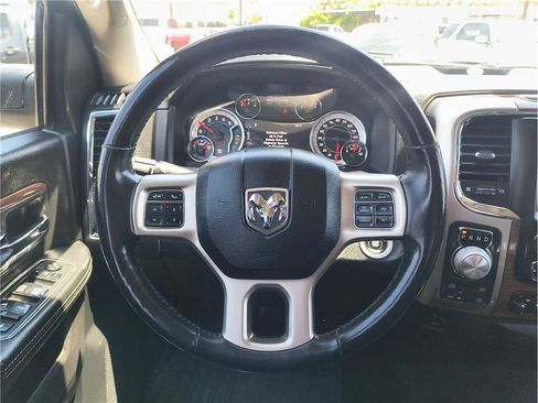 Used 2017 RAM 1500 Laramie w/ Convenience Group AWD/4WD image 7