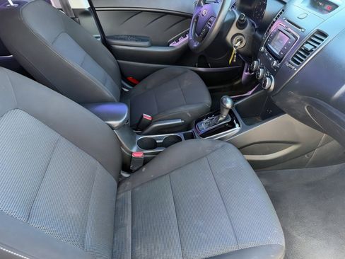 Used 2018 Kia Forte LX w/ LX Rear Camera Package image 11