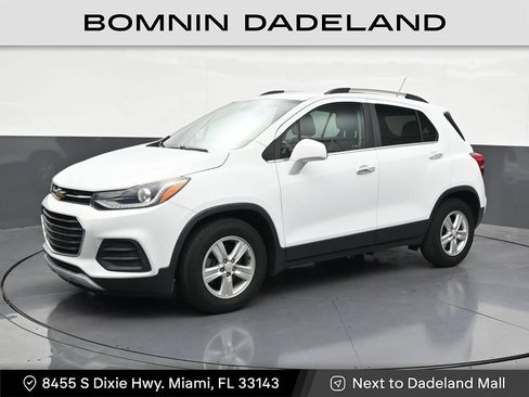 Used 2019 Chevrolet Trax LT w/ LT Convenience Package FWD image 1