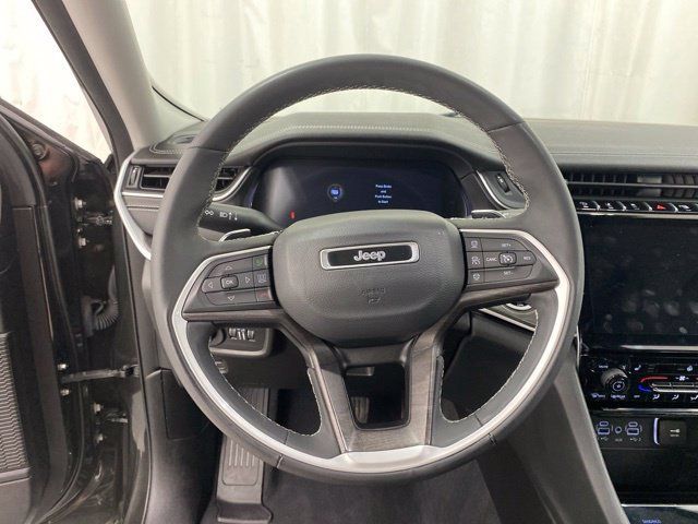 Used 2023 Jeep Grand Cherokee L Limited AWD/4WD image 16