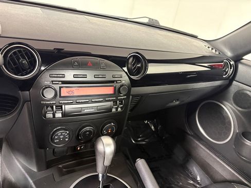 Used 2008 MAZDA MX-5 Miata Grand Touring w/ Premium Pkg RWD image 16