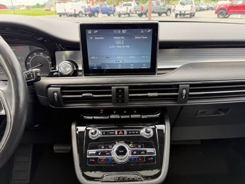 Used 2022 Lincoln Corsair AWD w/ Premium Package image 16
