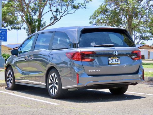 Used 2025 Honda Odyssey EX-L image 9