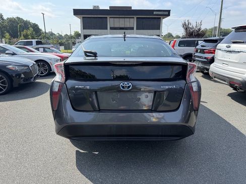 Used 2016 Toyota Prius Two FWD image 5