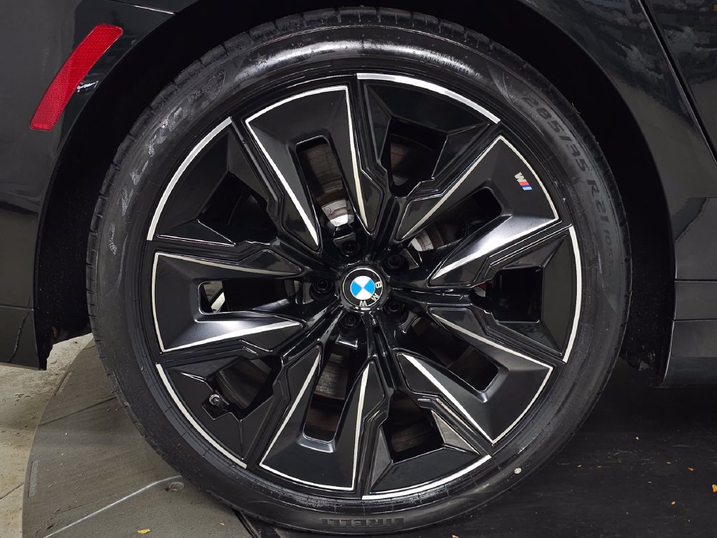 Used 2023 BMW 760i xDrive AWD/4WD image 13