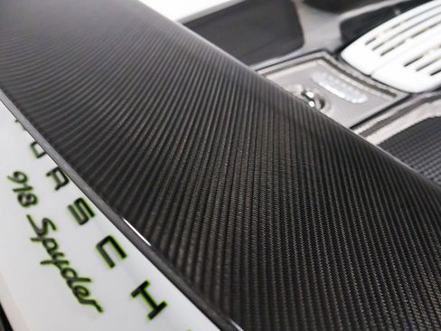 Used 2015 Porsche 918 Spyder image 95