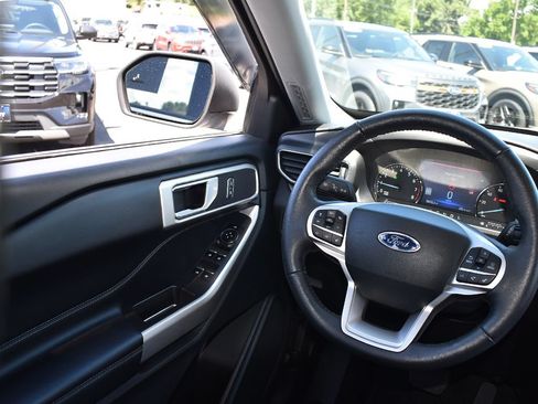 Used 2022 Ford Explorer XLT w/ Equipment Group 202A AWD/4WD image 20