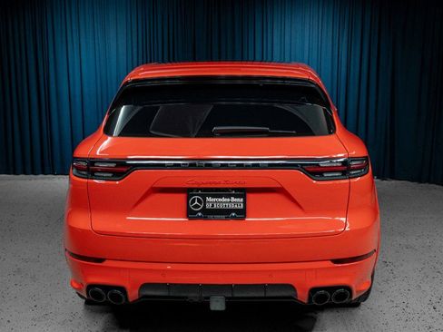 Used 2020 Porsche Cayenne Turbo image 5