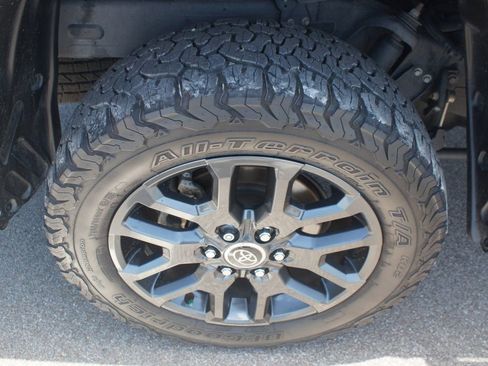 Used 2023 Toyota Tundra Platinum AWD/4WD image 25