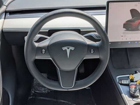 Used 2023 Tesla Model Y Long Range AWD/4WD image 30