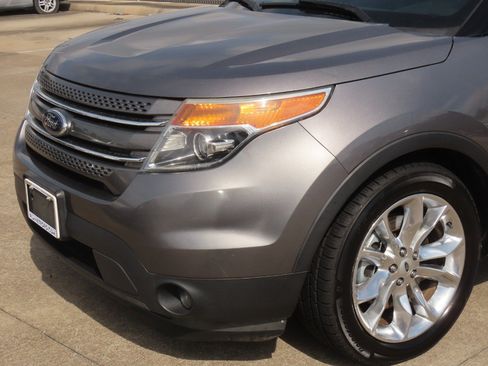 Used 2014 Ford Explorer Limited w/ Equipment Group 301A FWD image 3