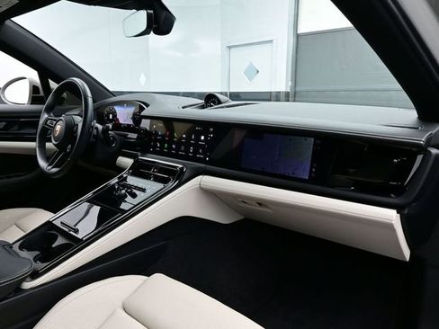 Certified 2025 Porsche Panamera 4 AWD/4WD image 18
