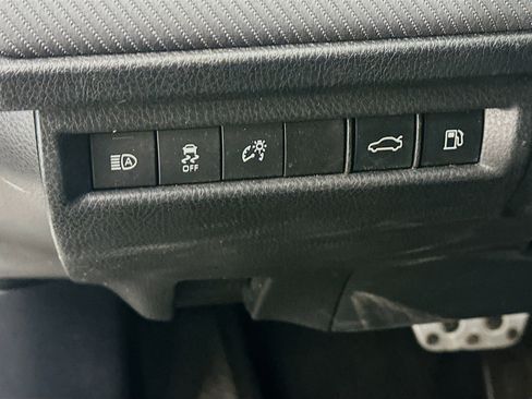 Used 2025 Toyota Camry SE image 17