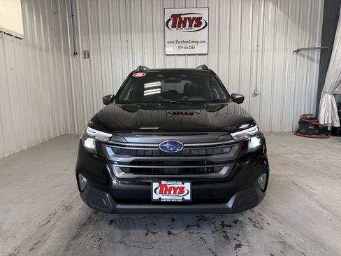 Used 2025 Subaru Forester Premium AWD/4WD image 15