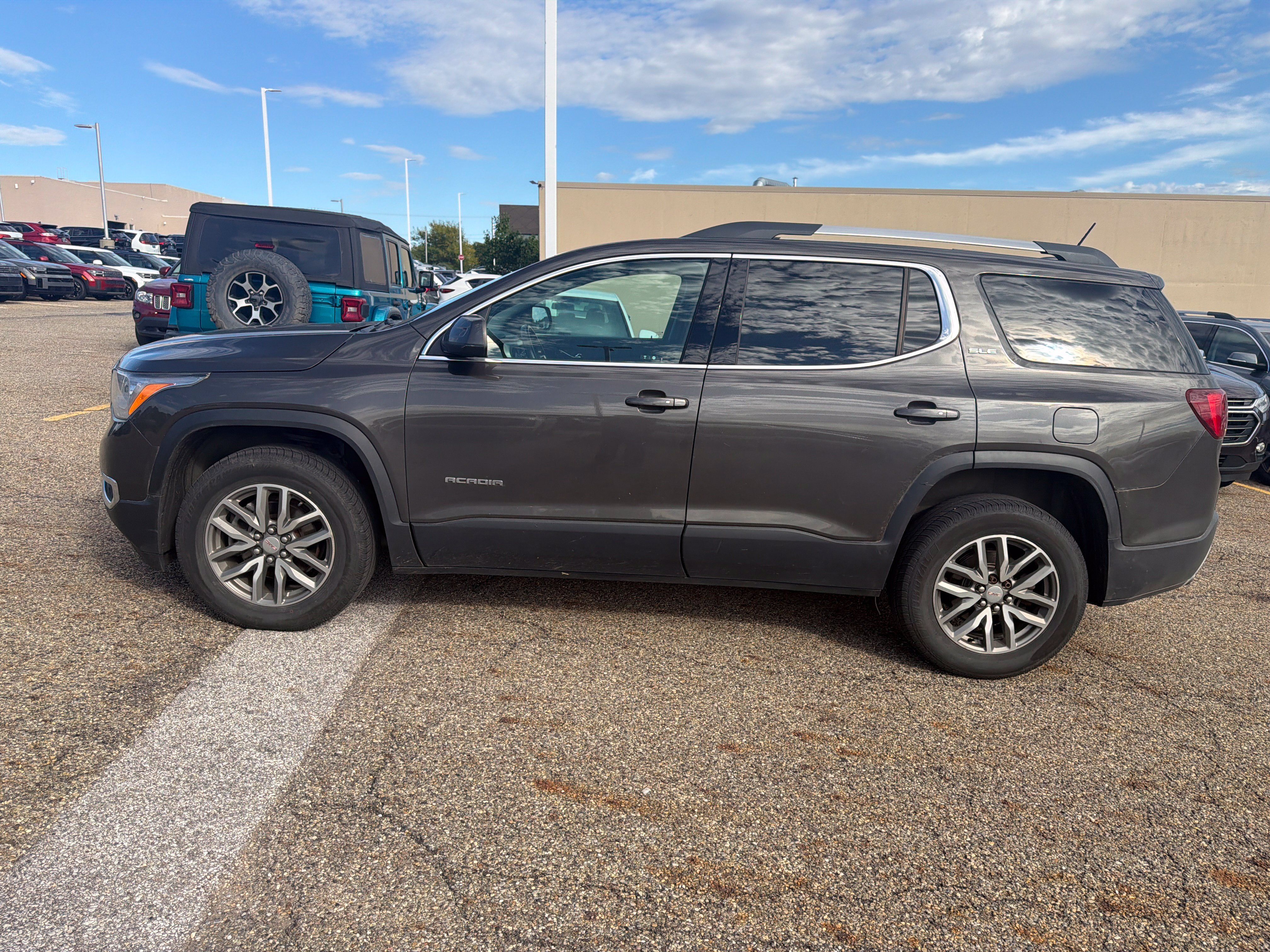 Used 2019 GMC Acadia SLE w/ Driver Alert Package I AWD/4WD image 8