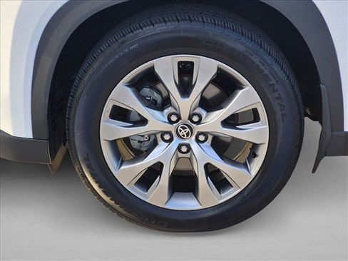 Used 2025 Toyota Grand Highlander AWD image 23